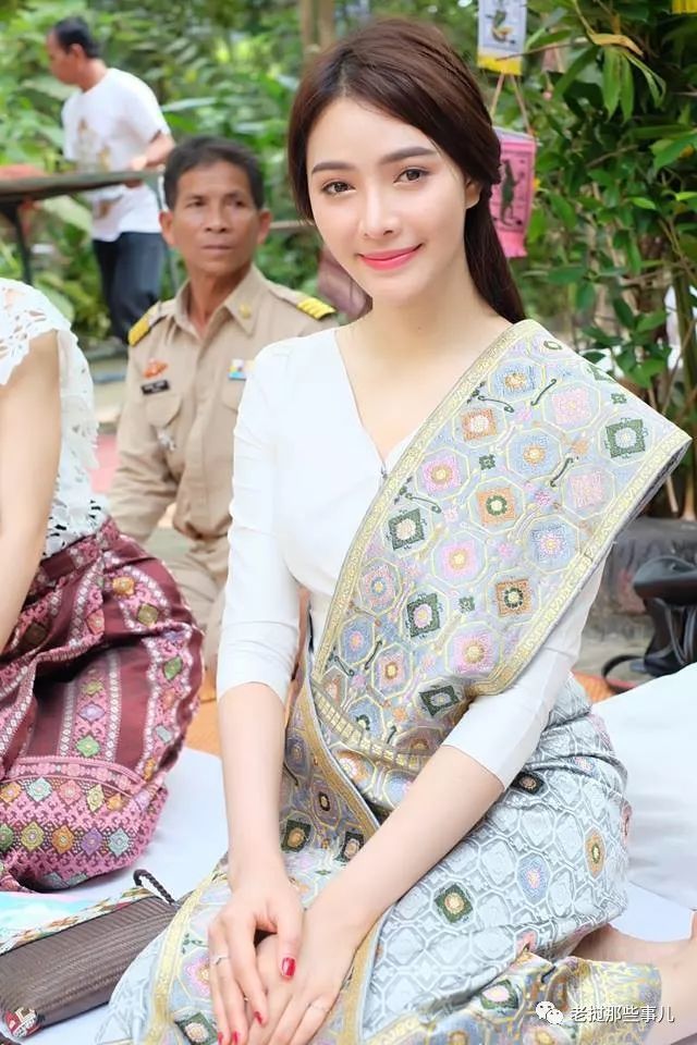 【老挝美女】这些老挝美女穿起老式服饰,瞬间秒杀国内