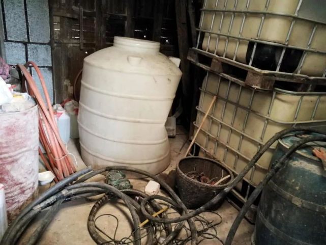 邵阳一对夫妻非法储存甲醇 双双被行拘