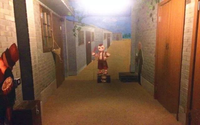 640