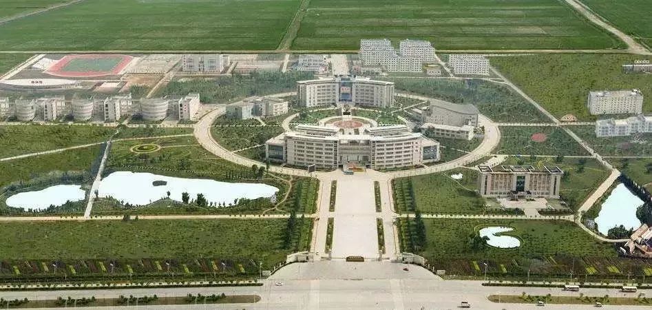 曲靖师范学院