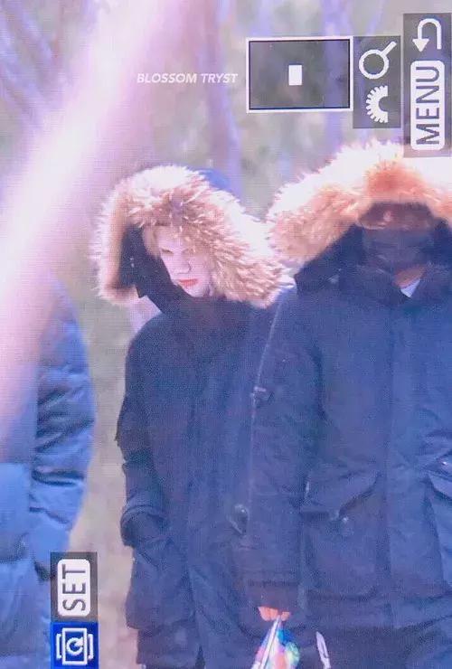 蔡徐坤眼影唇膏&朱正廷化妆包，练习生们的面膜我们都扒出来了