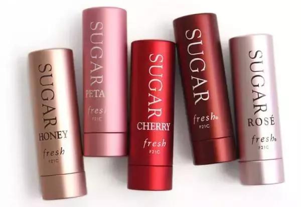 蔡徐坤眼影唇膏&朱正廷化妆包，练习生们的面膜我们都扒出来了