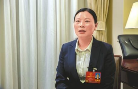 首次当选全国人大代表 四川12位村支书最关心