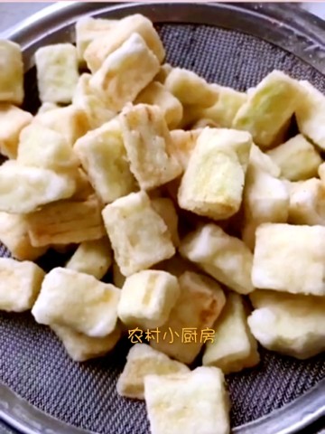 640