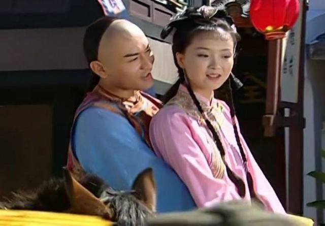 还珠格格:晴儿初见公公婆婆就受到了好评,这性格难怪人见人爱