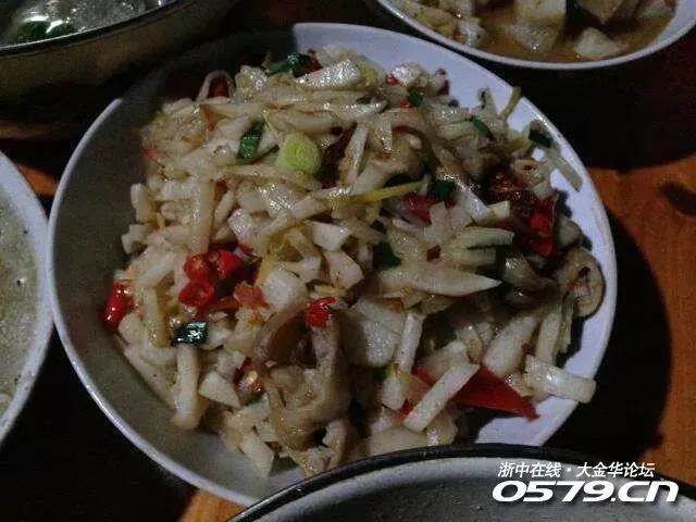 婆婆做了一桌菜儿媳看了却想吐 网友:看透不说透