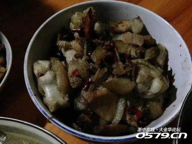 婆婆做了一桌菜儿媳看了却想吐 网友:看透不说透