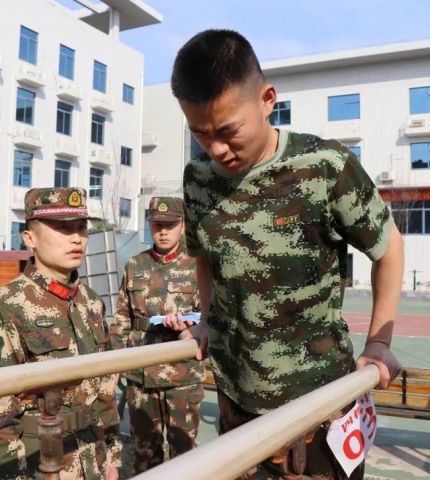 新兵"杠上"老兵,谁能守住"尊严"?
