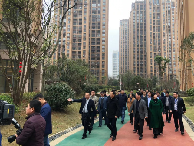 湘潭市市长率队到步步高·新天地现场办公 加