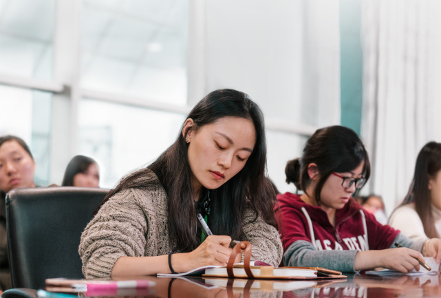 苹果发布供应商责任报告：保护地球环境 强化女性权利