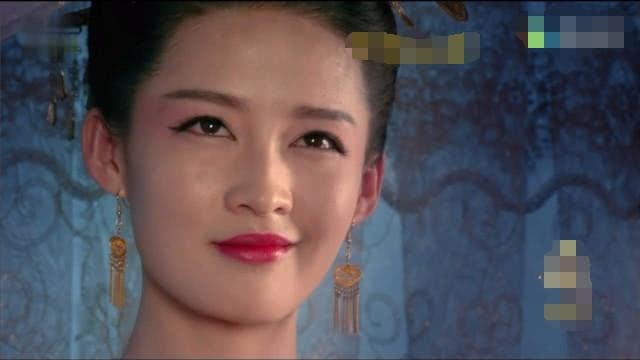 女星古装黑化后李沁变妩媚 赵丽颖让人心疼