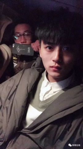 帅哥∣干净利落的小哥哥，你笑起来好像我下一任男朋友啊!-徐广政