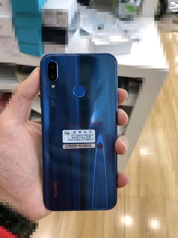 刘海全面屏华为nova 3e真机偷跑 标配或售1699元