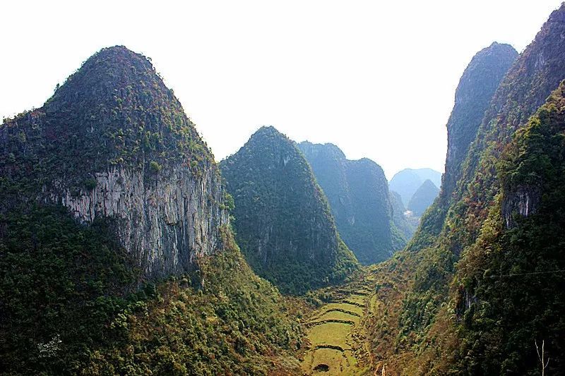 入围贵州省旅游景点,六枝有4个景点入围,播雨峰林属其中之一