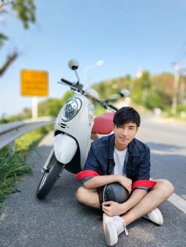 6.28寸刘海屏vivo X21代言人亮相 官方样张公布