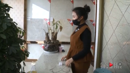 男子费尽心思“三进三出” 为的是一部苹果手机