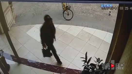 男子费尽心思“三进三出” 为的是一部苹果手机