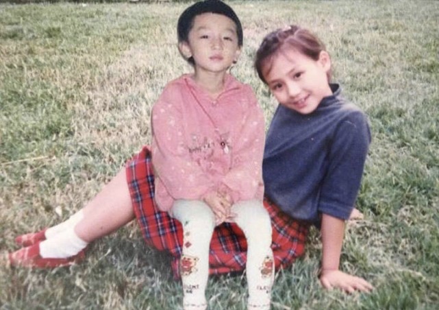 马思纯30岁生日,周冬雨晒童年P图照送祝福