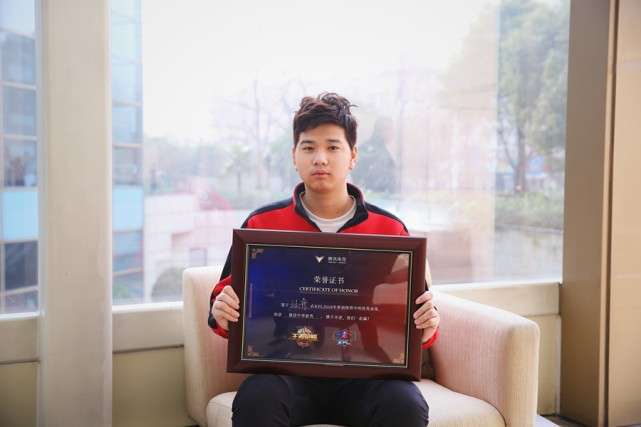 五杀先生VS边路小Fly 谁是KPL青训营最秀新人