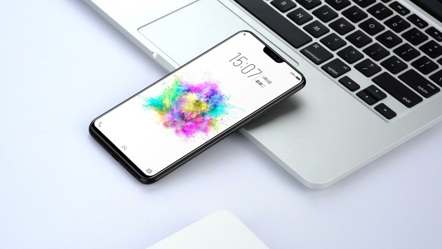 vivo X21真机上手照 6+128GB存储组合起步