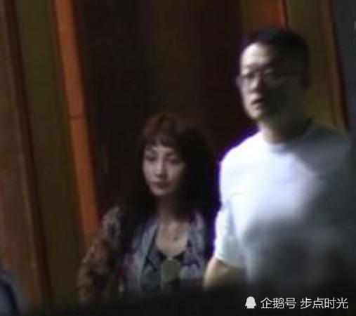 姚笛生日晒美照手捧鲜花，疑似被富二代男友求婚
