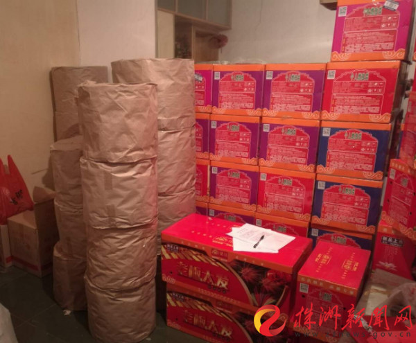 株洲一超市老板阁楼囤积烟花 烟火药量达88公