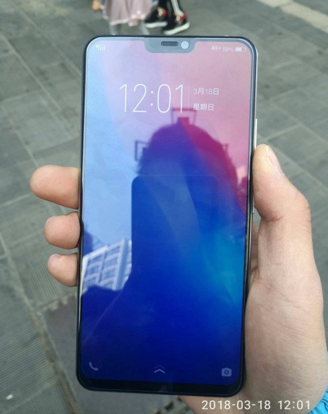 vivo X21真机上手照 6+128GB存储组合起步