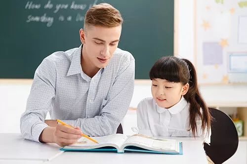 一起作业与剑桥大学出版社联合推出K12英语学