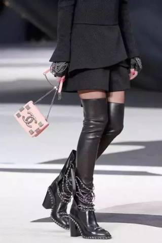 用这一款包包笼络人心 夏天就要这么美！