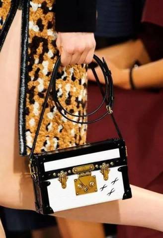 用这一款包包笼络人心 夏天就要这么美！