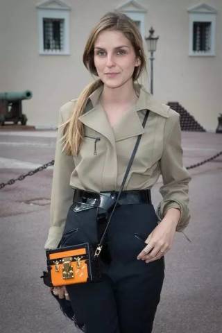 用这一款包包笼络人心 夏天就要这么美！