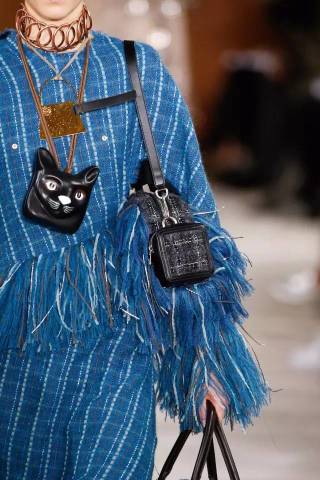 用这一款包包笼络人心 夏天就要这么美！