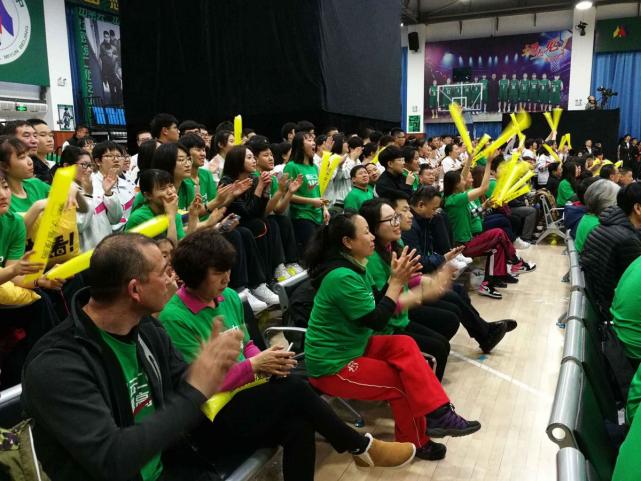 直击耐高-用青春诠释热爱 复兴路密云二中正前