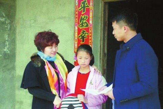 永州一退休职工兼职挣钱资助贫困生 8年义工资