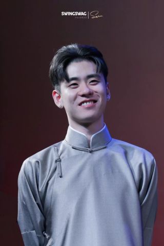 桃叶儿尖上尖,柳叶儿就遮满了天