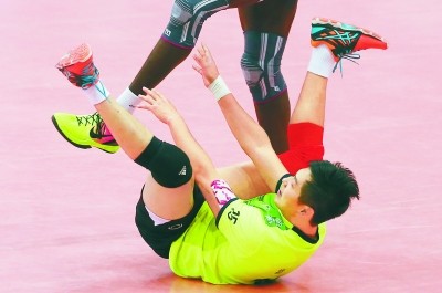 37岁前国手初辉身兼两职 战排超任北京青年女