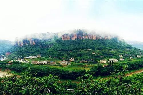 泸县个镇人口_泸县奇峰镇学校图片(3)