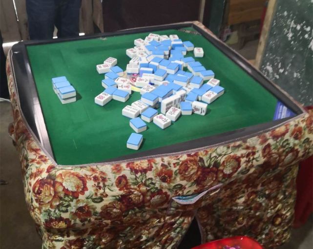 邵阳10人打转转麻将被当场抓获 被处以行政