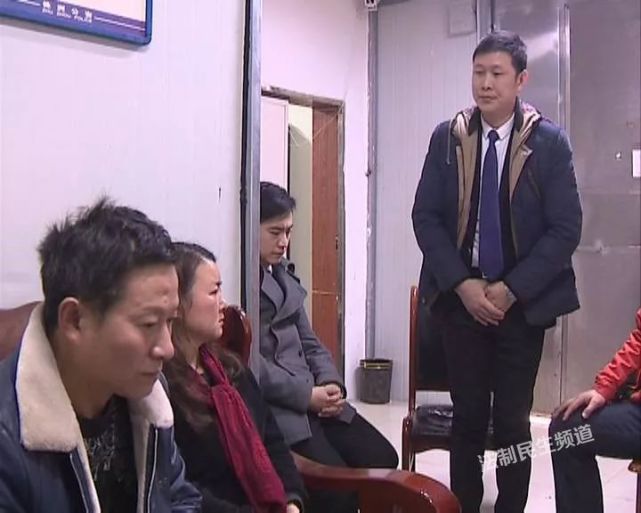 株洲一女子餐后手机扣款离开 店家称未收到款