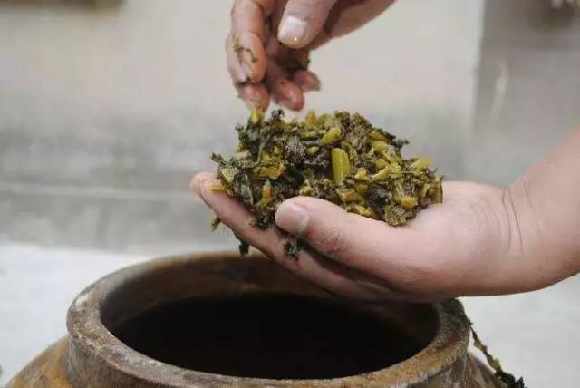 非遗传统技艺的美食制作工艺 如崇明甜包瓜制作技艺,草头盐齑制作技艺