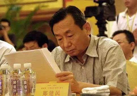 2012年初,河南省烟草专卖局计划处处长李中凯被捕,之后,局长郑建民被