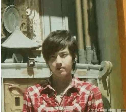 吴亦凡旧照曝光,帅帅的凡先生以前竟然长这样,网友:男大也十八变啊!