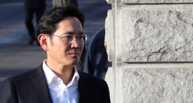 李在正式重返三星帝国决策岗位：踏上欧洲之旅