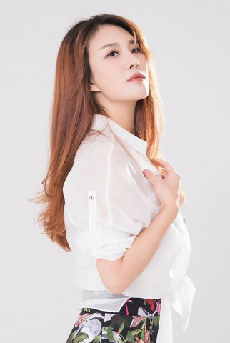 音乐早茶:张靓颖蹲着唱终于等到你;鞠婧表跑想还残血搞笑图图片