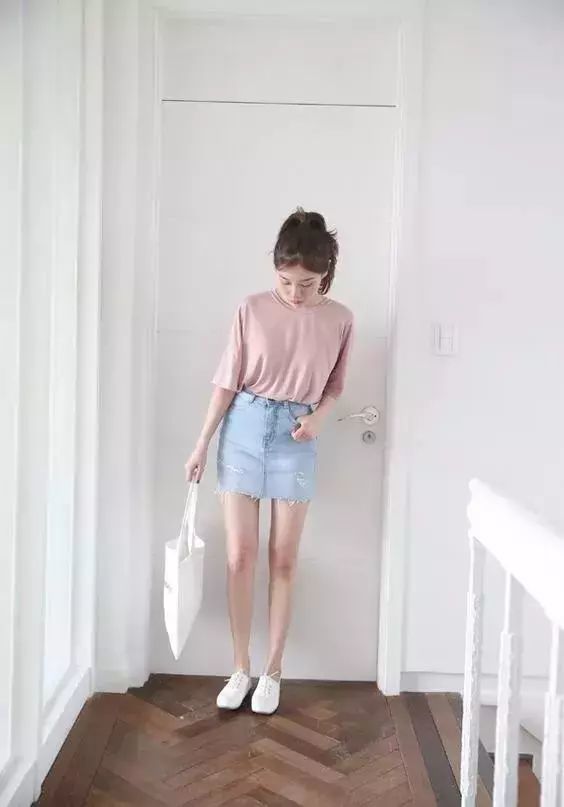 怎么拍照会显得比较淑女?拍照c位姿势大全这点小心机