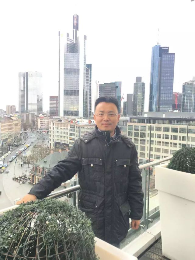 延长中煤榆能化李国军:C-241、C-301压缩