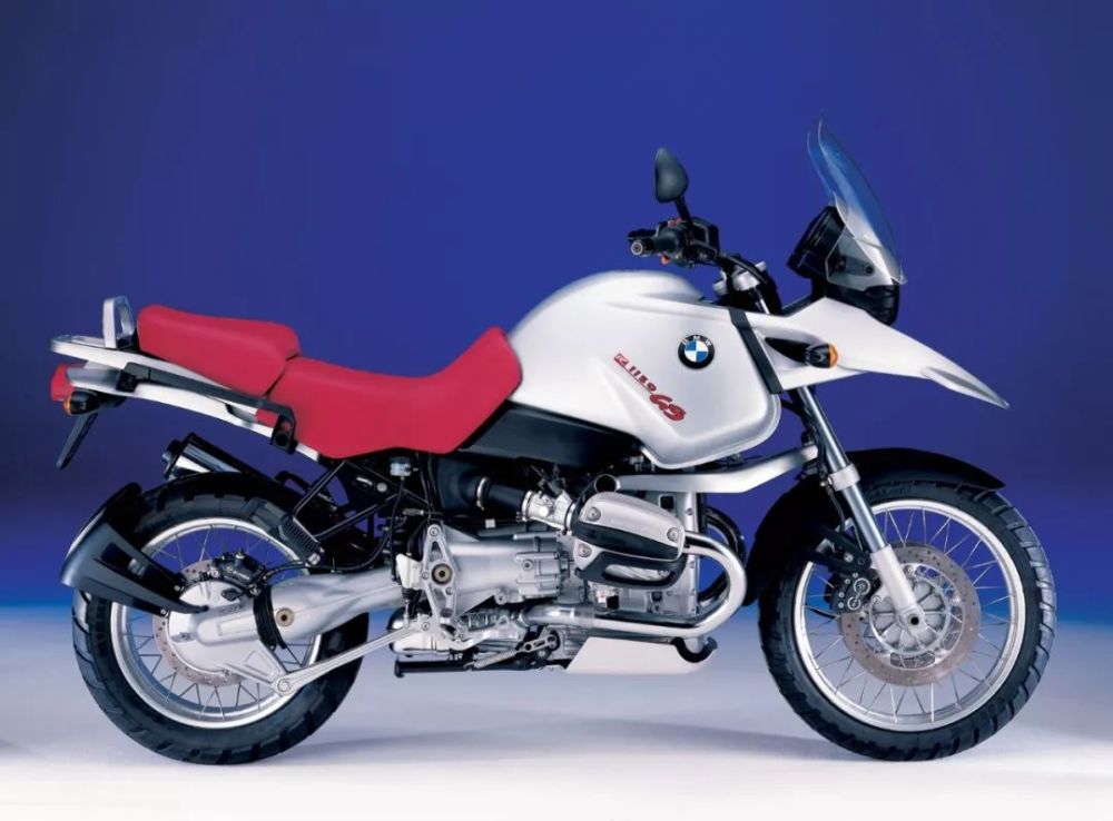 第五代 r 1200 gs 这代车的起源要回到14年前,2004年宝马对gs再次进行