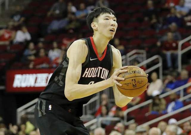 周琦微博曝火箭趣事:保罗大哥很照顾菜鸟