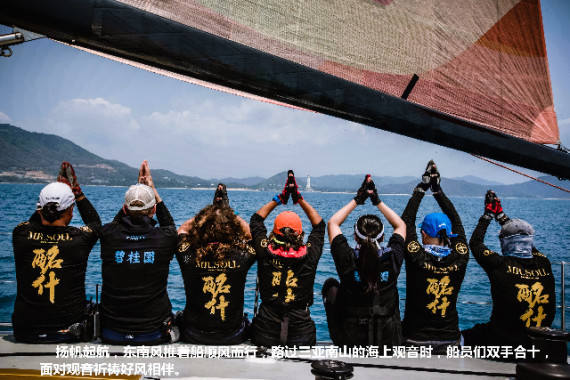 揭秘帆船水手的海上生活 笑言睡着了都在工作