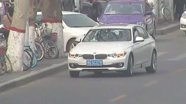 新乡交警高空抓拍100辆违停车辆 快来看看有你的吗